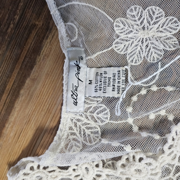 Ultra Pink Cream Lace Blouse - Picture 3 of 3